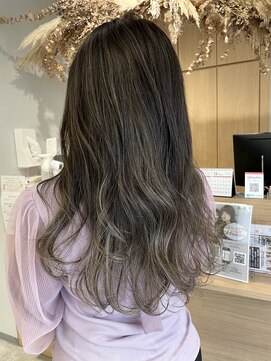アヴァンス 京橋店(AVANCE) 上品に仕上がる白髪ぼかしハイライト/グレージュ