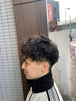 アース 天満橋店(HAIR & MAKE EARTH) 30代40代メンズ刈り上げフェードスタイルかき上げ短髪ワイルド