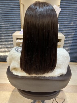 ヴィヴァーチェイルソーレ(VIVACE ilsole) 20代30代40代髪質改善カラー艶感セミロング