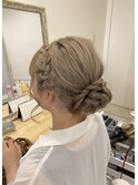 編み込みアップヘア