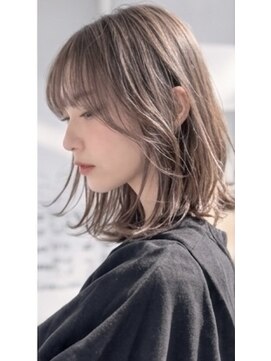 ヘアーエボリューション ミルクティーベージュ×大人可愛い鎖骨ミディアムボブ