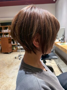 ナチュラル ヘアーデザイニング(Natural hair designing) コンパクトボブ/マロンブラウン/ハニーベージュ/抜け感ショート
