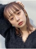 シースルーバングとモカベージュ