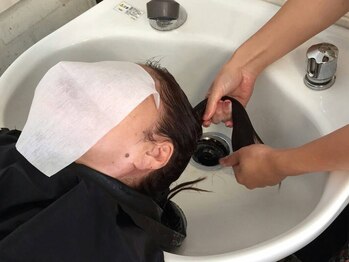 ヘアーサロン カラーラ(Hair Salon Color ra)の写真/今までにない効果を実感☆しっとりとした美髪へ導く☆3つのTRを使用している贅沢システムトリートメント♪