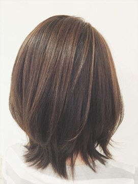 ネオリーブエム(Neolive em;) neolive em  外にハネてもかわいいレイヤースタイル☆くびれヘア