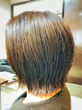 キャン 温品店(CAN) 【ＣＡＮ】大人女子におすすめ！外ハネグラデーションボブ