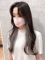 ゴエム(goem)&nbsp;インナーカラー　ロング　シルバーグレー