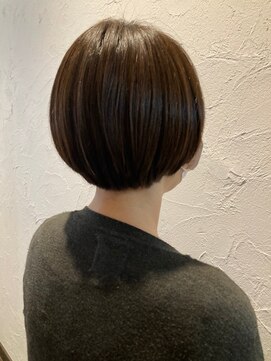 ソレイユ シンサカエ(SOLEIL SHINSAKAE) ツヤ感◎ブローなしでおさまる丸みショート☆