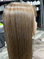 アローズ 荒尾店(arose)&nbsp;アッシュ系ハイライトで赤みの出にくいカラー！　髪質改善