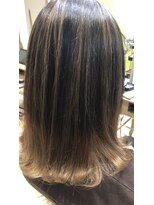 アッシュ(Ash)&nbsp;ハイライト裾カラー