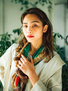 スタリー(Starry) 外国人風ハイライトロング/20代/30代/40代/ハレマチ通り