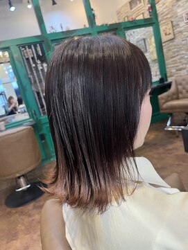 ヘアーラウンジ アンフィ 井土ヶ谷(Hair Lounge Anphi) 外はねミディアム