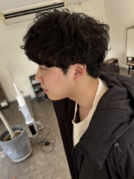 エヌアイ(N.I)の写真/絶妙なニュアンスパーマで、スタイリングが楽になる！毎日扱いやすい髪に♪再現性の高いスタイルをご提案。