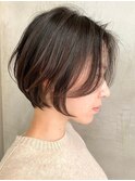 横浜西口ショートボブ顔周りレイヤーイルミナカラーベージュ