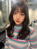 チョコレートツヤブラウン　ミディアムレイヤー前髪あり