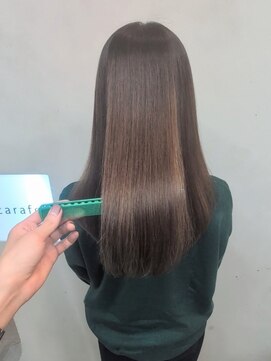 カラフェ(carafe) 白髪に悩む大人世代もキレイなストレートヘアに