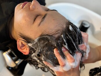 ボーイ(BOY)の写真/ヘッドスパなら当店にお任せ☆頭皮環境改善で育毛促進！極上のリラクゼーション体験♪