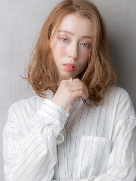 カバーヘア ブリス 上尾西口店(COVER HAIR bliss) 金髪ダブルカラーセンターパートゆるふわボブディ10代20代W上尾