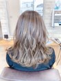 ラッシュヘアー(Rush hair)&nbsp;柔らかいシルエットのセミロング(^^)カラーはベージュ♪