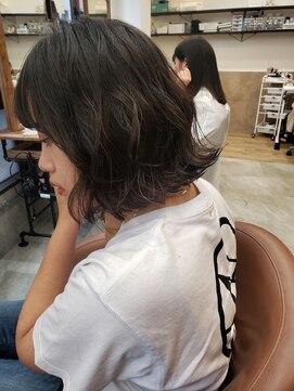 アイコニック 天神店(ICONIQ) ばっさりイメチェンカット