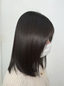 レオ 幸手(Leo) 20代30代40代髪質改善トリートメントブルーブラック透け感