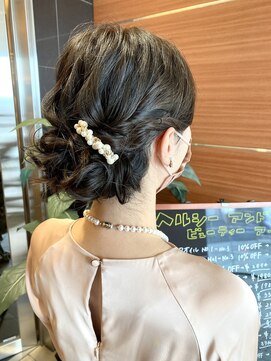 テラスアヴェダ(Terrace AVEDA) ゆるふわシニオン