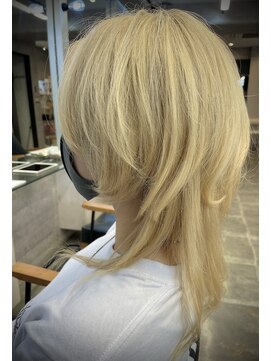 キャラ シャローネ 池袋(Chara Chalone) ハイトーンウルフカット進化系クラゲカット/ウルフカット