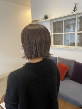 ポッシュ(poche) 外ハネショート