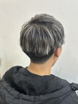 ラビス クローバー(Lovis clover) イメチェンヘアスタイル　ハッシュカット　フルバング