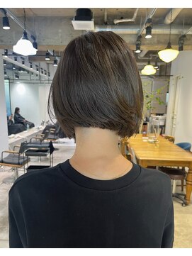 ダンボ(DUMBO) オリーブグレージュ × ボブ