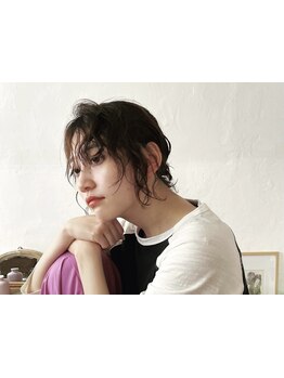 【印象を変える顔周りレイヤー】自然な動きを演出し伸びてもまとまりやすいスタイルに！小顔魅せにも◎