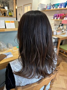 ツヤ感アッシュグレー12.9小顔