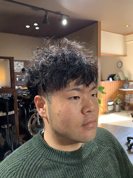 カットスペース キャロル(CUT SPACE CAROL) ツーブロパーマ