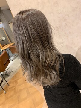 パルフェ ヘアー バイ オーク 九大学研都市(parfait hair byOAK) グレージュ　ブリーチ一回