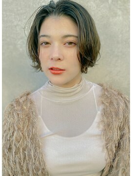 レジュアル(RESSUAL) エアリーミディ　ショートパーマ　黒髪　ホワイトアッシュ