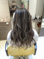 ヘアーサロンヴォイス 大野城店(Hair Salon Voice)&nbsp;ロング、ハイライト、グレージュ