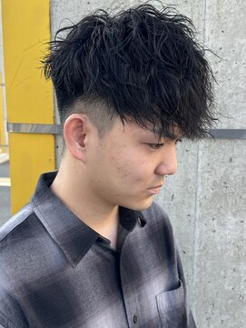 ニアウ 太田店(Niau) スペインカールメンズパーマメンズマッシュフェード外人風太田市