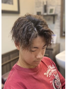 ミリオンバックス 御徒町店(Million Backs) 縦落ちツイストパーマ<理容室>[メンズ/眉毛/バーバー/御徒町]