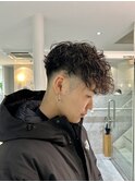 スペインカールモテる流行イケメン黒髪モテ髪ツーブロックパーマ