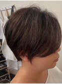 前下がりハンサムショート