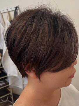 レンズ(LENS) 前下がりハンサムショート