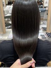ブローで形を整えながら美しいツヤ感を引き出します[塚口/髪質改善トリートメント/縮毛矯正/大人女性/30代]