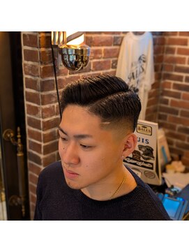 バレス 田町(BALES) <理容室>[メンズ/床屋/シェービング/ヘッドスパ/田町/芝浦]