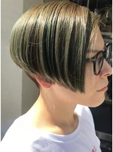 サロンドエースラッシュエー(SALON DE A/A)