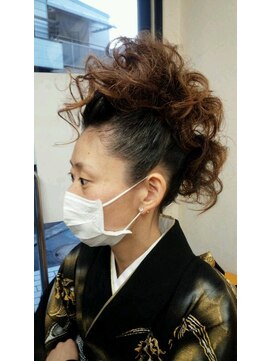 ビューティーサロンワタナベ 本店 モヒカンセットアップ