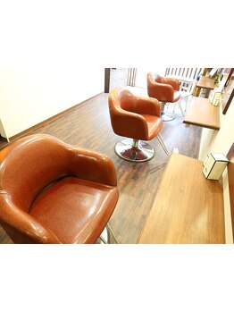 話題のイルミナカラー取り扱い中♪低ダメージでツヤと透明感あふれる美髪が叶うからオトナ女性にも大人気＊