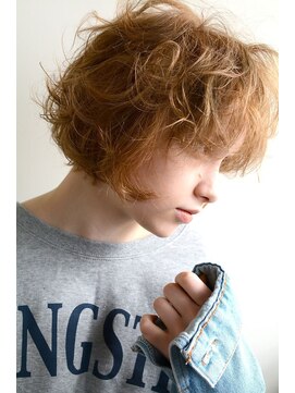 ミラバイグリーン(Mira by green) honey beige×curly mini BOB