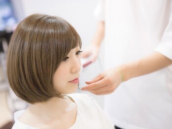 ビーケアーズ(be-cares)の写真/実力派のスタイリストが仕上げまでマンツーマンで対応★丁寧なカウンセリングで、理想のスタイルに♪