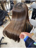 ブリーチ毛の方を高難易度縮毛矯正でつやっつやの艶髪に変身