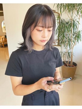 ラウレア(LAULEA) 切りっぱなしボブとインナーカラー